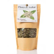 Flores de azahar y hierbas deshidratadas para té
